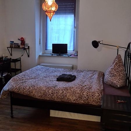 Gemuetliches Zimmer In Einer Altbauwohnung In Der Stadt 维尔茨堡 外观 照片